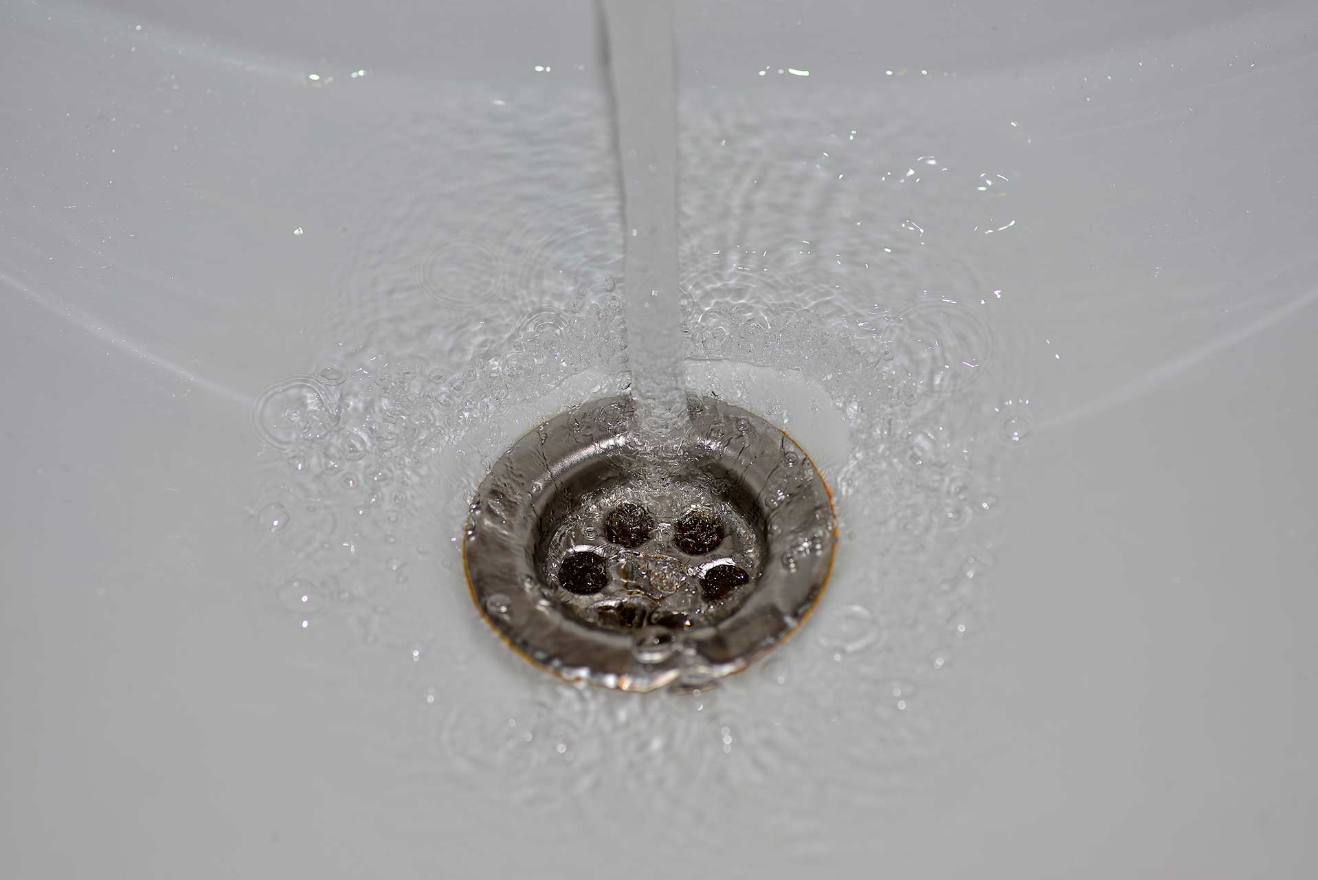 A2B Drains provides services to unblock blocked sinks and drains for properties in Ponders End.